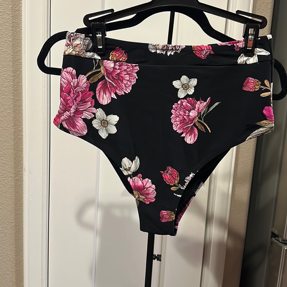 Brand new summer ready Cupshe bottoms